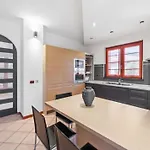 Casa Al 66 *