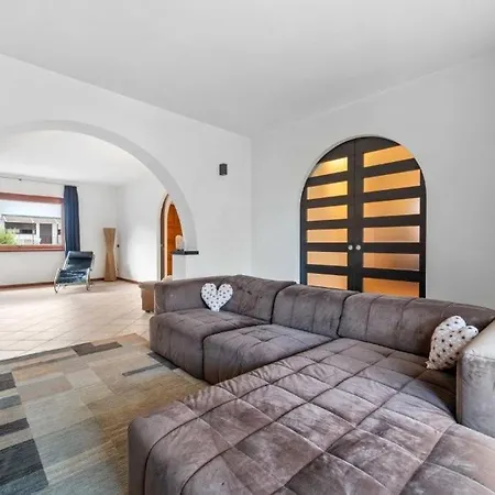 Casa Al 66 * דונגו